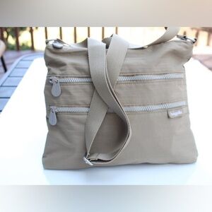Baggallini cross body bag